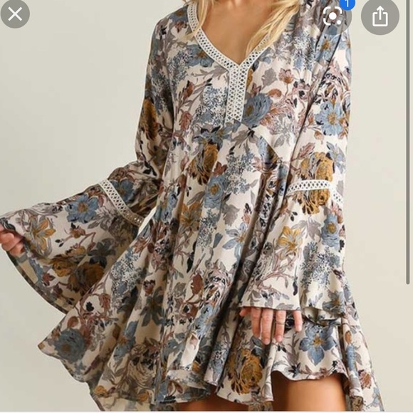 Umgee Dresses & Skirts - UMGEE bell sleeve dress